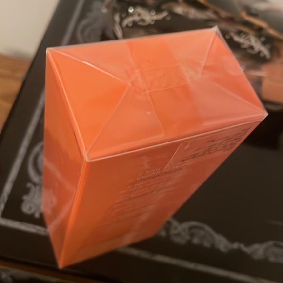 Clinique, Happy - Picture 9 of 10